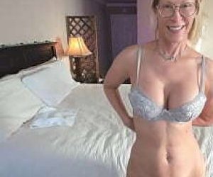 hot mom with nice ass  in front of the webcam