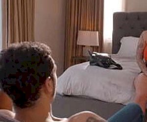 facet z ogromną gruchą otrzymuje lodzika