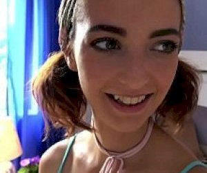 gruby prawiczek z kutasem na wierzchu uprawia ostry seks w domu