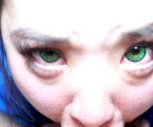 azjatycka suka  zostaje zakneblowana