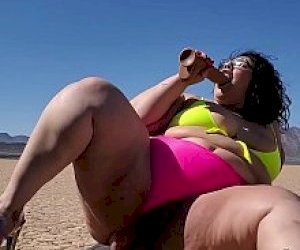 fatty girl in high heels squeaks in bed