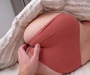 suka z ogromnym tyłekiem zostaje zdobyta w domu