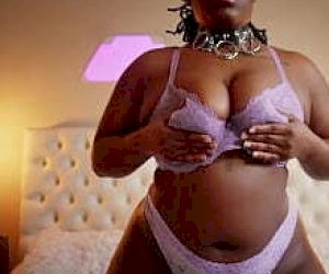 puszysta grubaska o zaokrąglonych kształtach