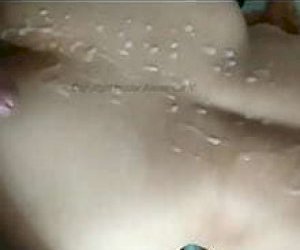 парень  трахнул в жопу