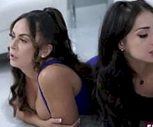 customer  is pleasured with her mouth