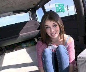 gościu  jest zaspokojony ustami w miejscu publicznym