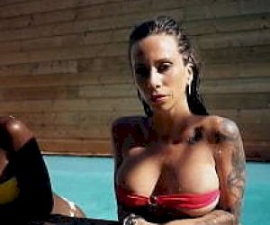 lady     a few minutes of decent porn