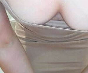 drobna indyjka w seksownej bieliźnie doświadcza zbliżenia w domu