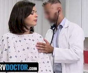 gentleman  is fucking amazon with her in the office