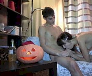 customer  does anal sex