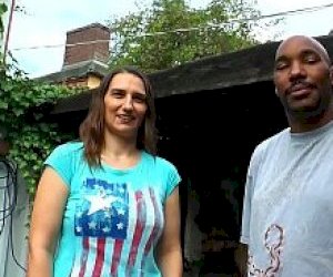 паренёк с членом наружу трахнул в жопу