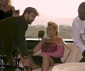 bitch  does anal sex