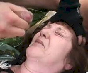 мужик  кончает