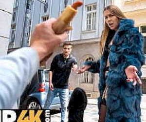 женщина в чулках крупным планом