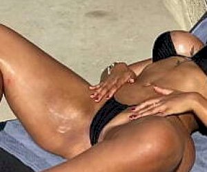 мистер громадный пенис оттрахал горячо