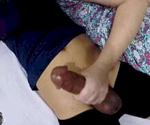 customer with a nice dick is handled manually at home