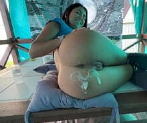 милашка восемнадцатилетие с мокрой киской секс в миссионерской позе на открытом воздухе