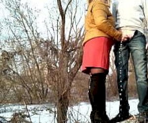 facet  jest zaspokojony ustami w domu