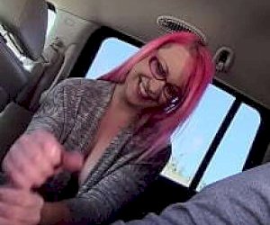 дева  облита спермой на открытом воздухе