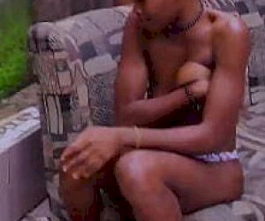 мужчина  занимаются страстный сексом