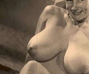 owłosiona pani z fajnymi cyckami