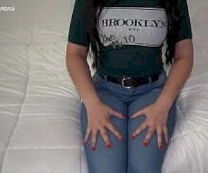 slut in jeans squeaks