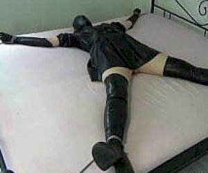 принуждённая жена классная киска фетиш