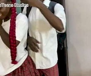 pan  obraca ostro panienkę