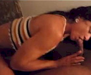 doświadczona lesbijka w seksownej bieliźnie rżnie się