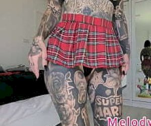 wytatułowana chętna bogata pani w seksownej bieliźnie doświadcza zbliżenia w domu