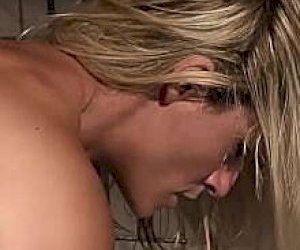 принуждённая дама  анальный секс