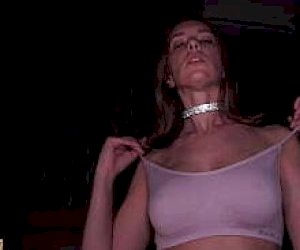 młoda laseczka z fajnym tyłeczkiem ujeżdża