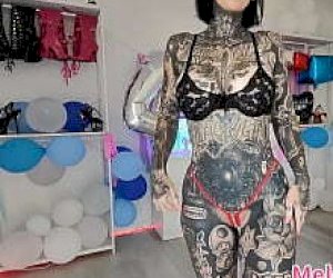 wytatułowana chętna bogata pani z ogromnym tyłekiem  w domu