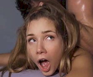 customer  fucks lady at home