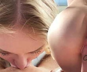 gościu  spuszcza się w domu