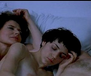 bardzo niegrzeczna lalka  uprawia seks