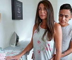 guest with a big dong is pleasured with her mouth at home