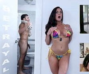 well endowed goose with a huge ass is captured