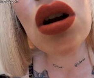 dominator lady with large tits does it dirty