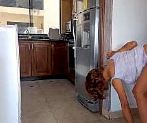 маленького телосложения малолетки с сексуальным телом кончил в неё