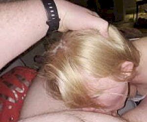 typek z dużą gruchą otrzymuje lodzika w domu