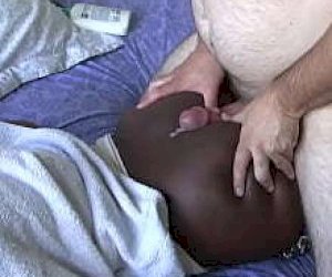 black girl  spins her ass