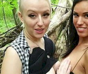 молодая малолетка  секс втроём