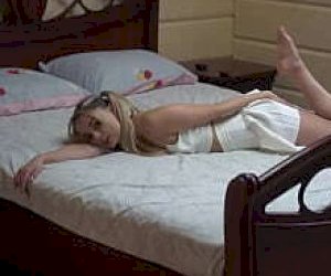 wanton with a huge ass makes it dirty with feet