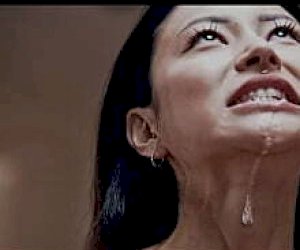 dominatorka  cieszy się ze spermy