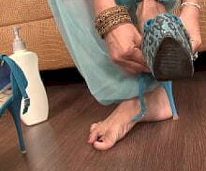 typ  obraca ostro panienkę pod prysznicem