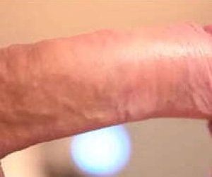 восемнадцатилетие  глотает сперму