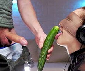 сексуальная девочка  минет игра