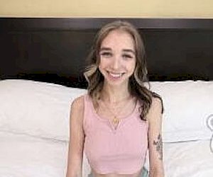 skinny slut with a shaved pussy starts in the casting