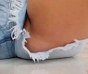 hairy eighteen in sexy underwear does blow job in front of the webcam